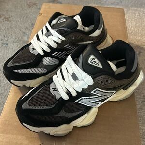 NWOT New Balance 9060s